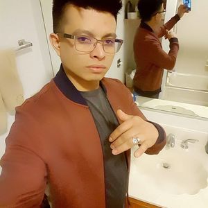 Meet your Posher, Alex